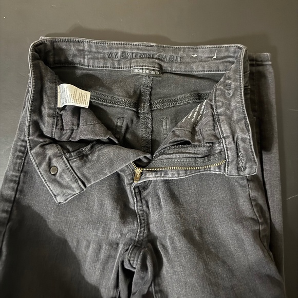 American Eagle Sinny Stretch Black Jeans Sz 2 - Picture 4 of 4